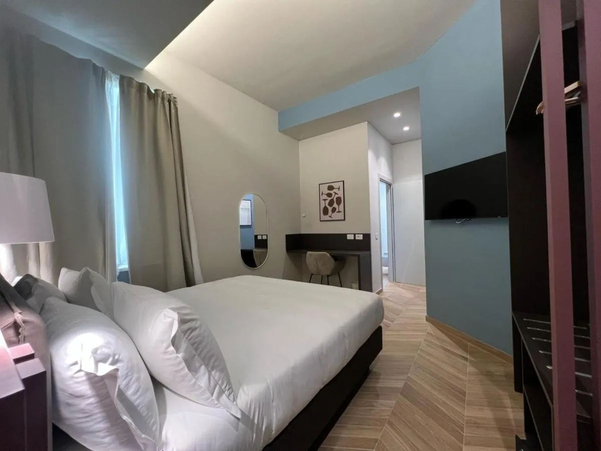 Image 4 of RossoVino Milano Boutique