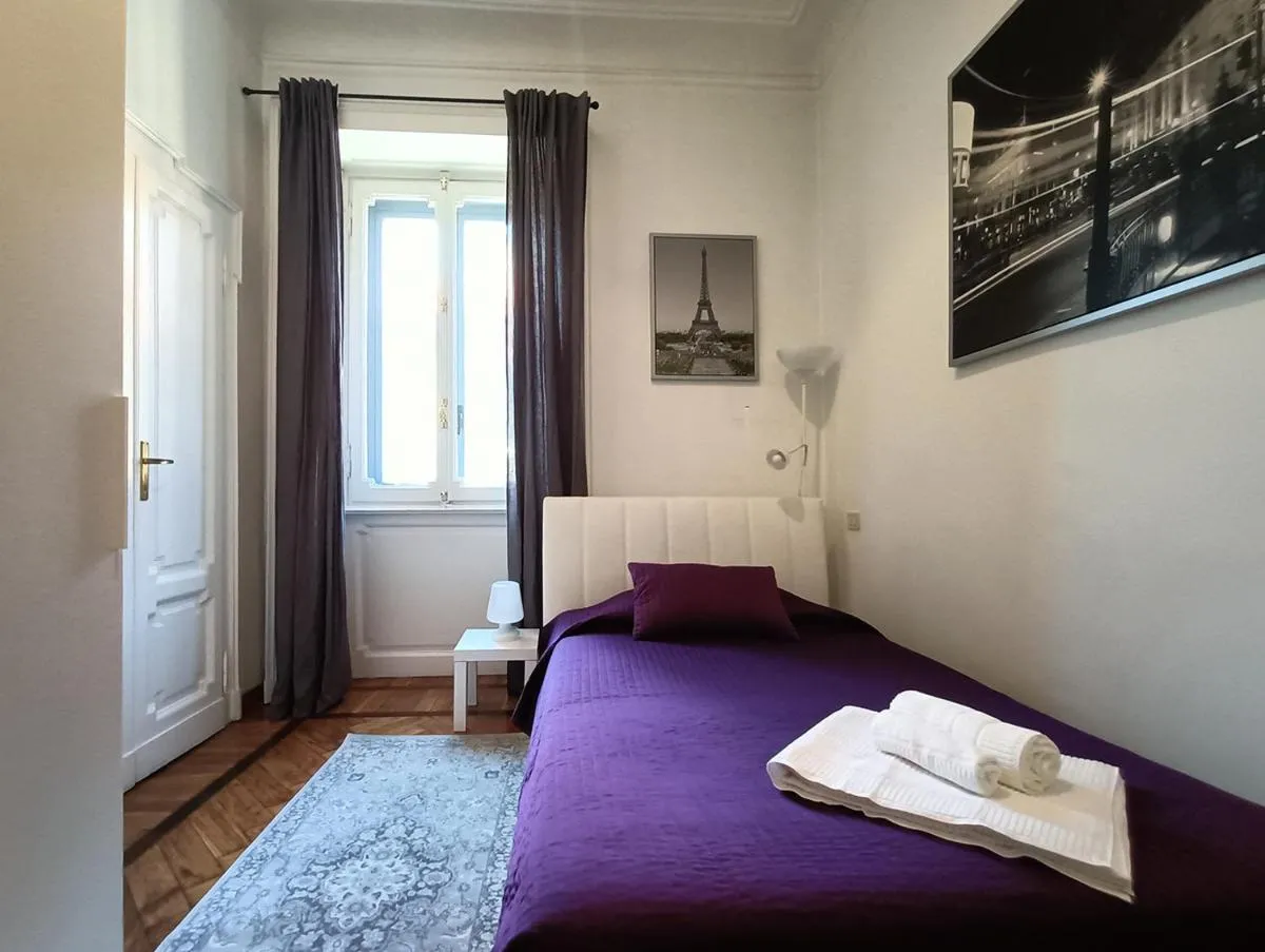 Image 6 of SAHI – Residenza Corso Italia tre camere, due bagni e un salone