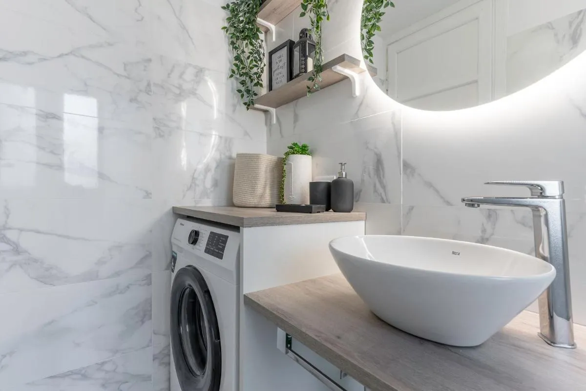 Image 3 of SEBINO18 – Design Apartment Suite