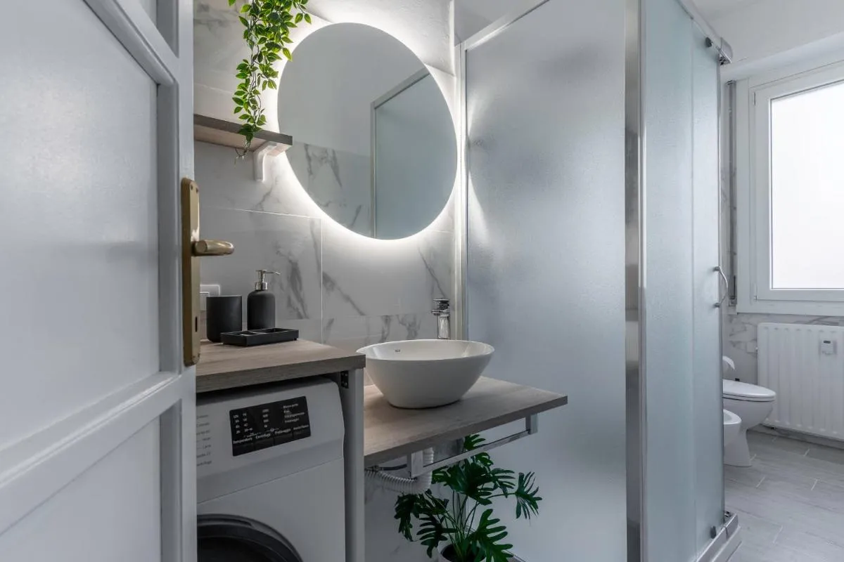 Image 2 of SEBINO18 – Design Apartment Suite