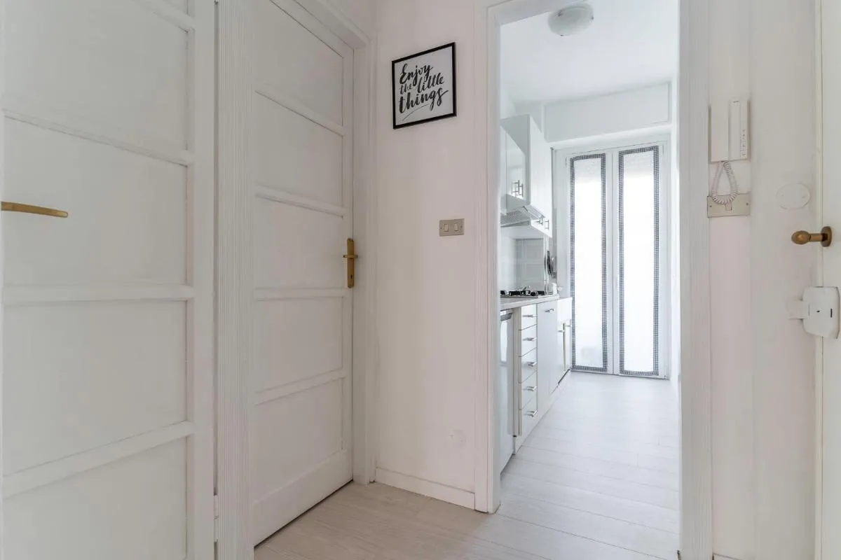 Image 1 of SEBINO18 – Design Apartment Suite