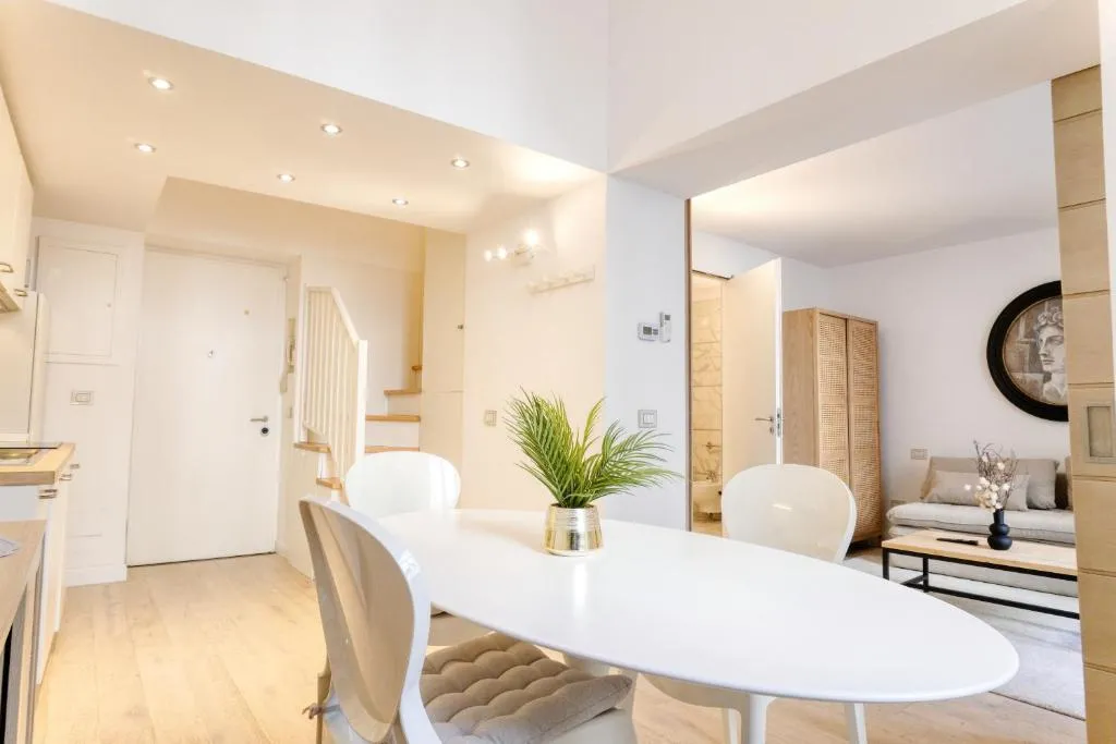 Image of San Babila Elegant Duplex – Milano Design District