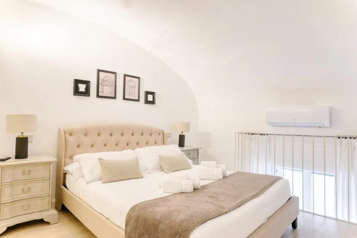 Image 1 of San Babila Elegant Duplex – Milano Design District
