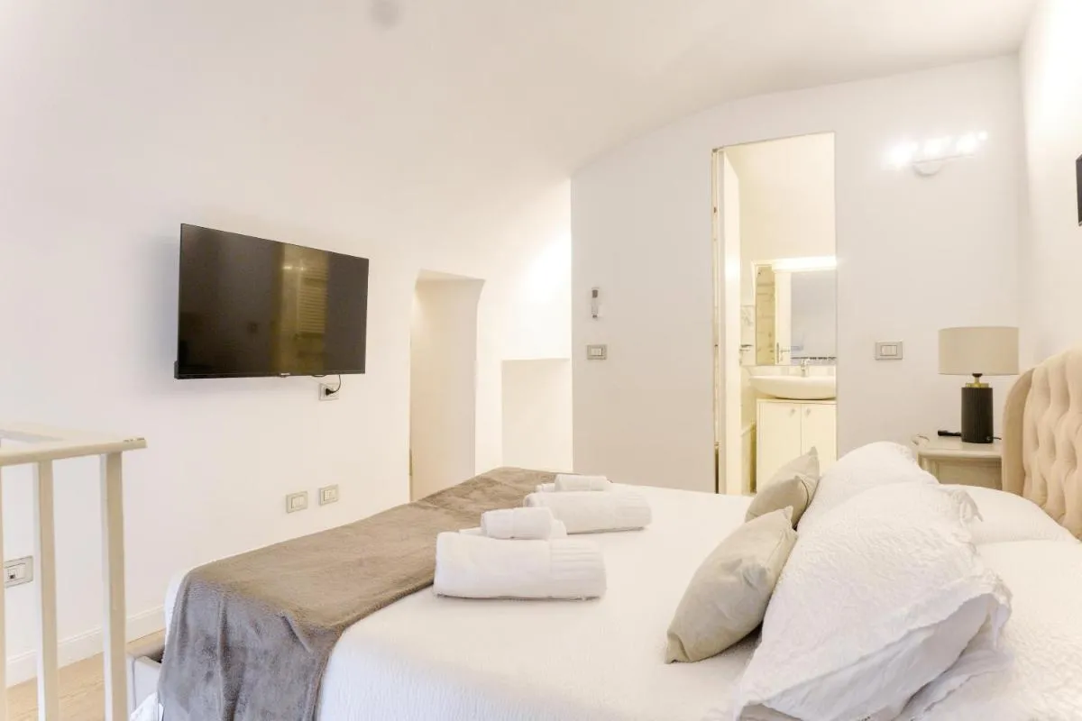 Image 6 of San Babila Elegant Duplex – Milano Design District
