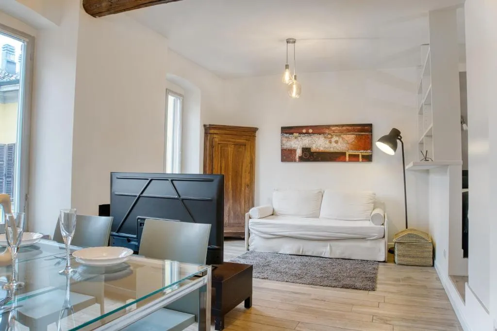 Image of Sant’Ambrogio historic apartment – In front of Cattolica