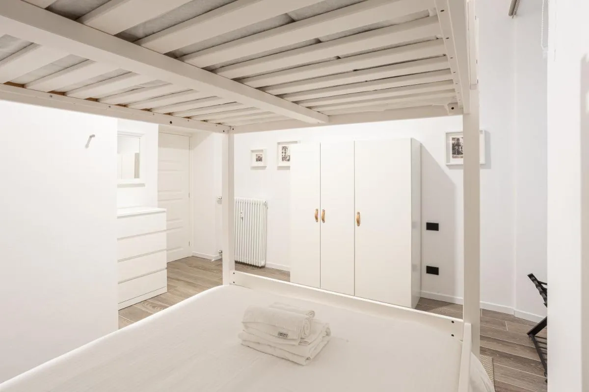 Image 2 of Sant Ambroeus Garden Apartment