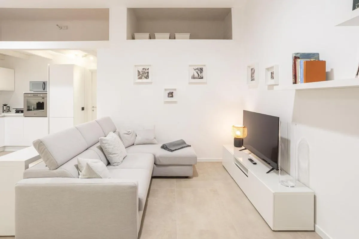 Image 4 of Sant Ambroeus Garden Apartment