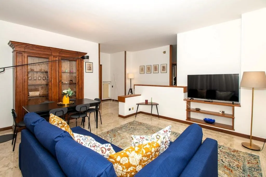 Image of Spacious Apartment Near Bocconi University