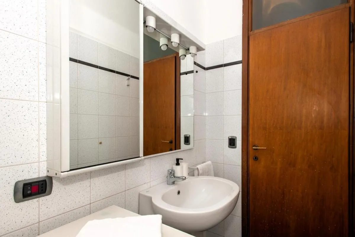 Image 2 of Spacious Apartment Near Bocconi University