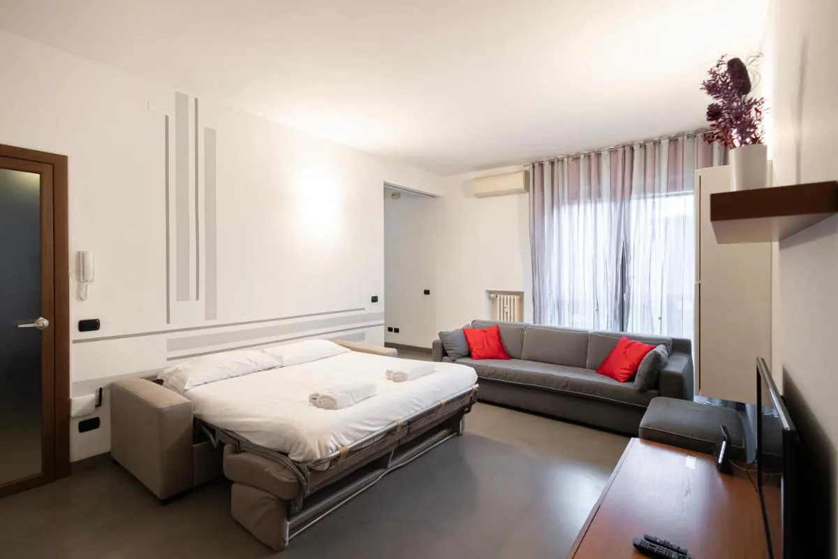 Image 1 of Splendido Quadrilocale nel Cuore dei Navigli
