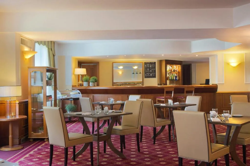 Image of Starhotels Business Palace