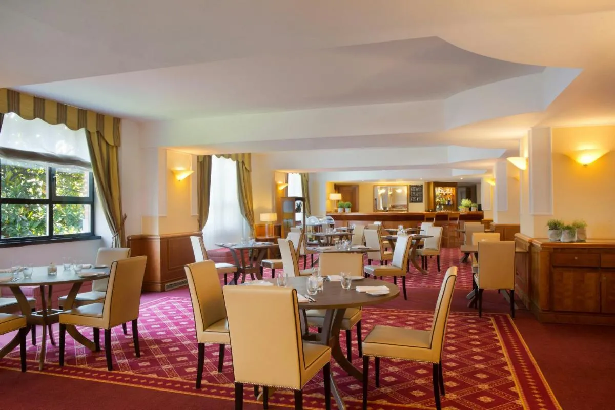 Image 2 of Starhotels Business Palace