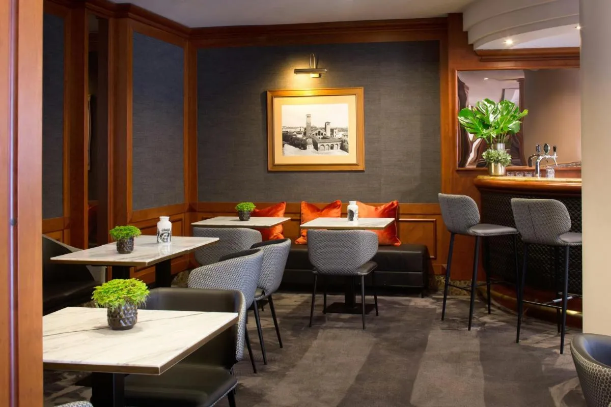 Image 4 of Starhotels Tourist