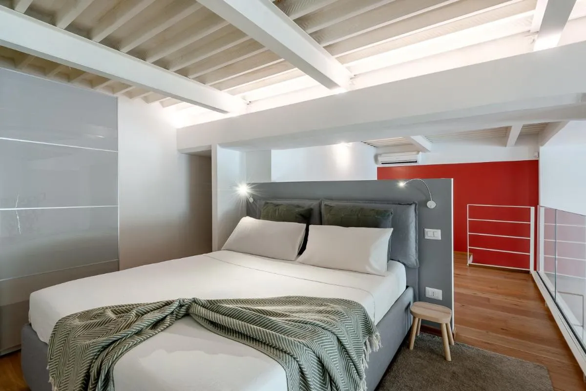 Image 6 of StayEasy Bernina – Design Loft, metro and free parking