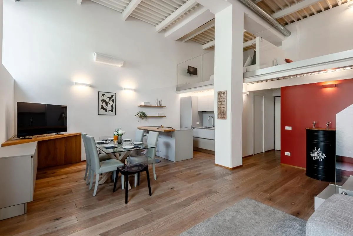 Image 2 of StayEasy Bernina – Design Loft, metro and free parking