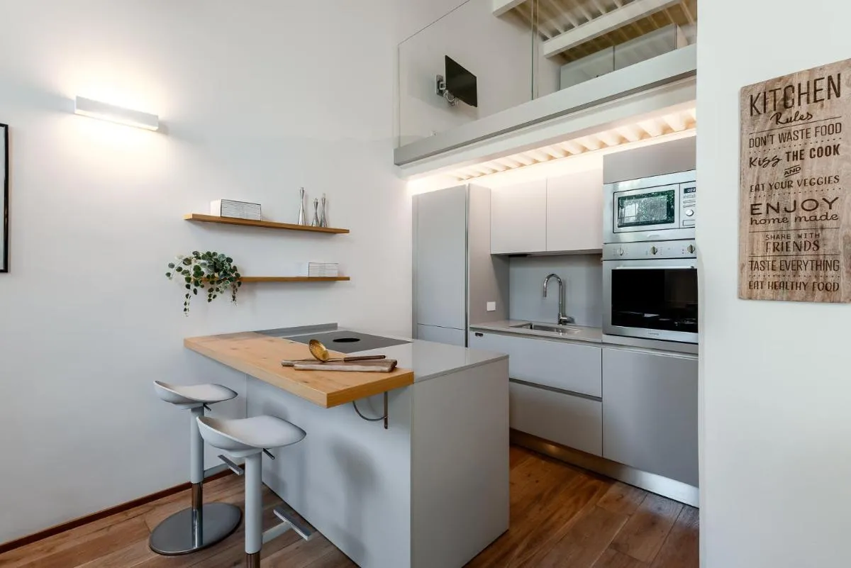 Image 5 of StayEasy Bernina – Design Loft, metro and free parking