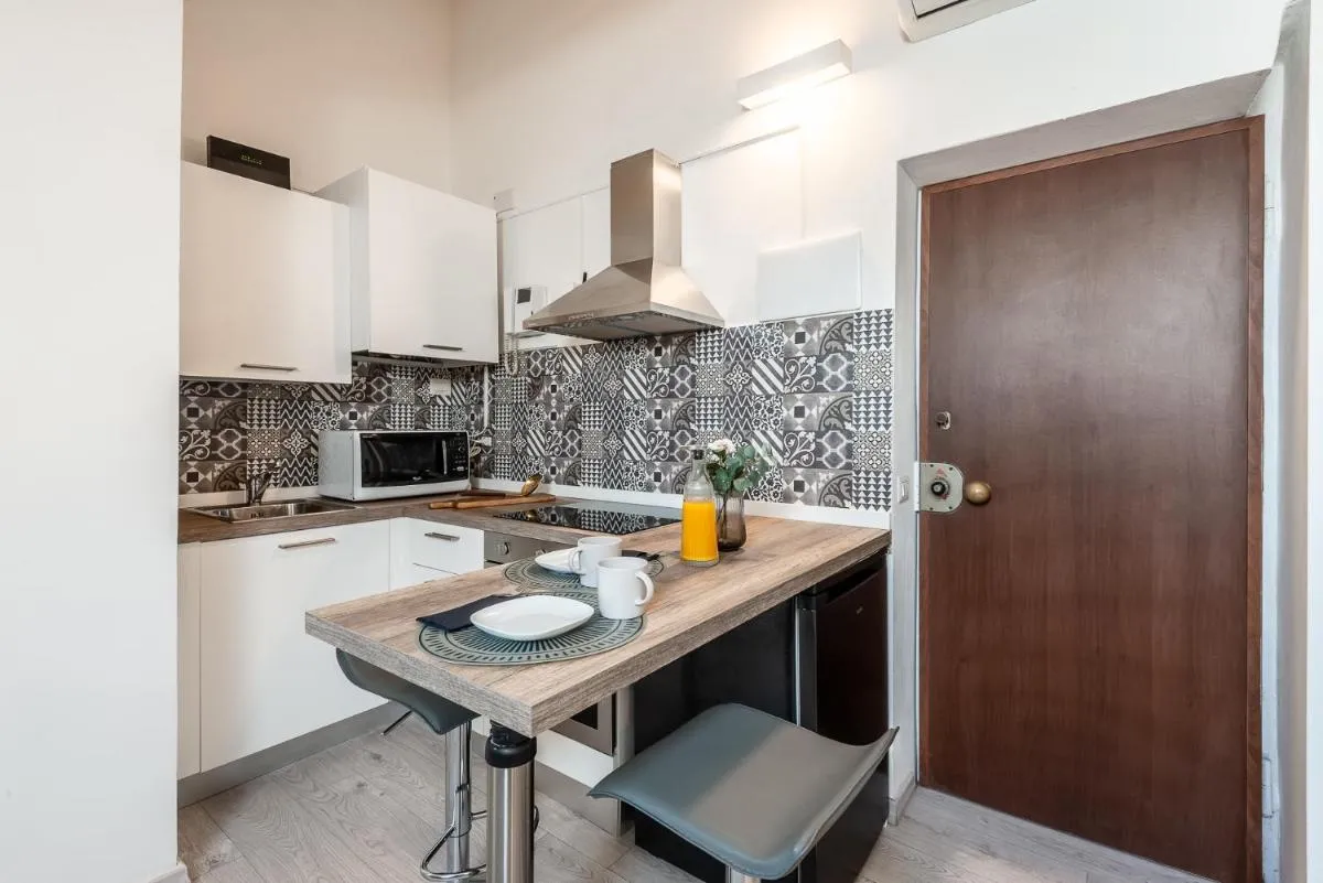 Image 4 of StayEasy Corso Como 9 – Attic studio apartment