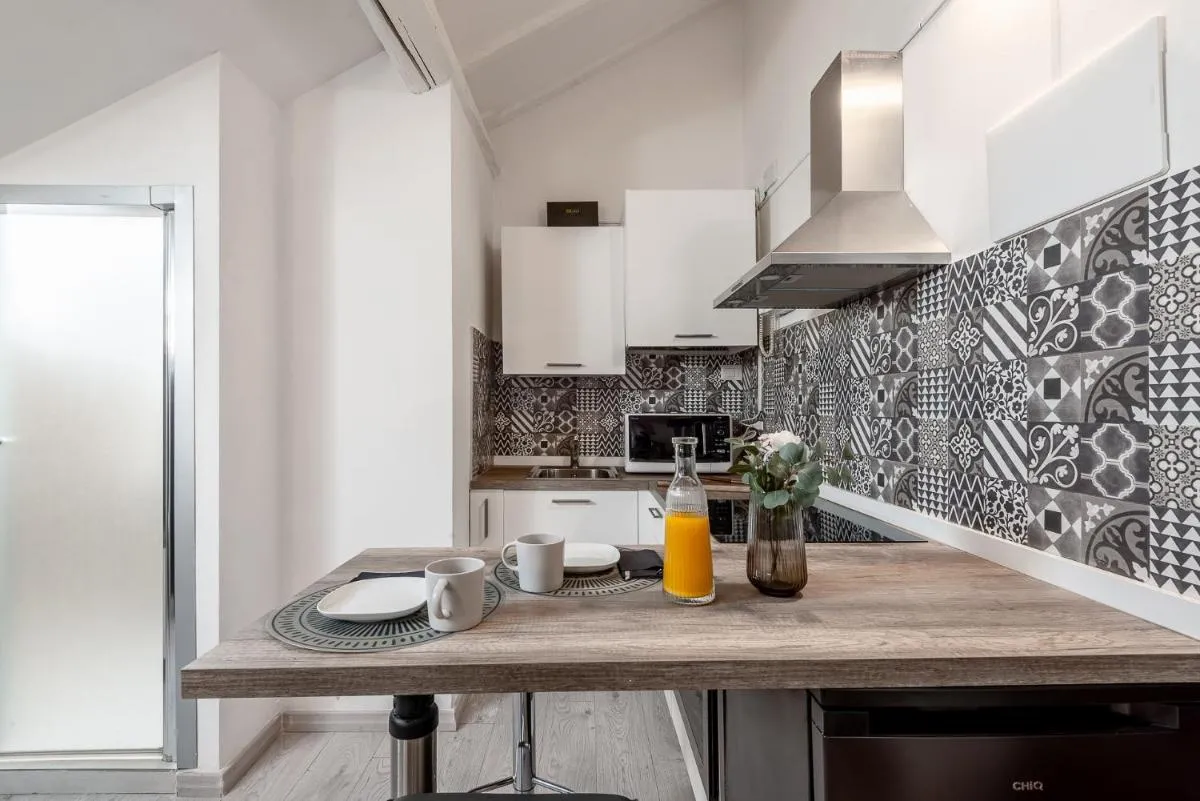 Image 3 of StayEasy Corso Como 9 – Attic studio apartment