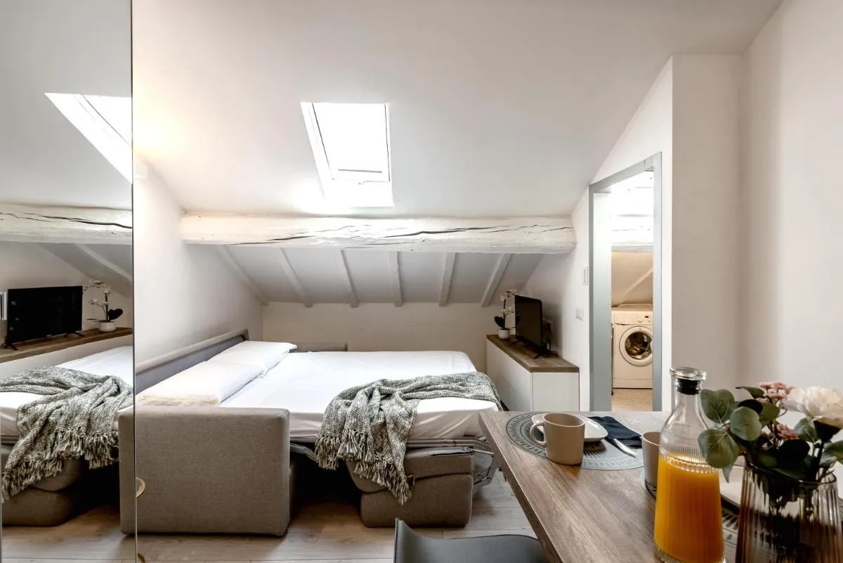 Image 2 of StayEasy Corso Como 9 – Attic studio apartment