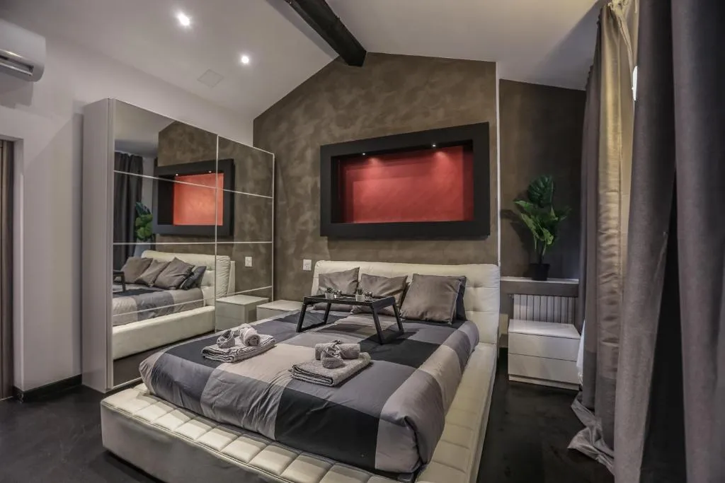 Image of Stylish Apartment Near Duomo