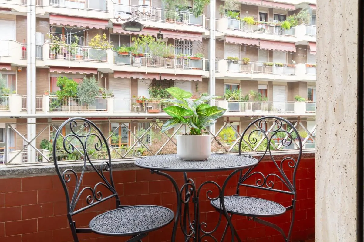 Image 5 of Stylish Stay in Bocconi with Patio – Porta Romana