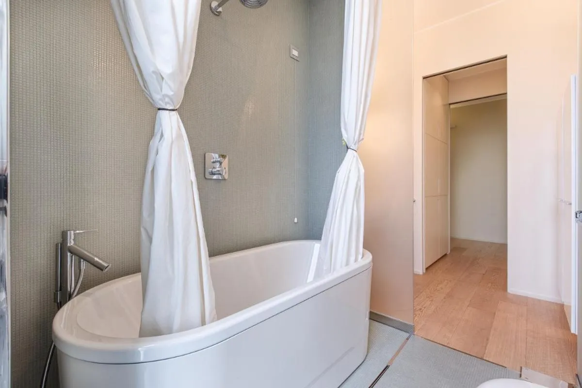 Image 2 of Stylish elegant Apartment in Torre Solaria with exclusive Milan’s view