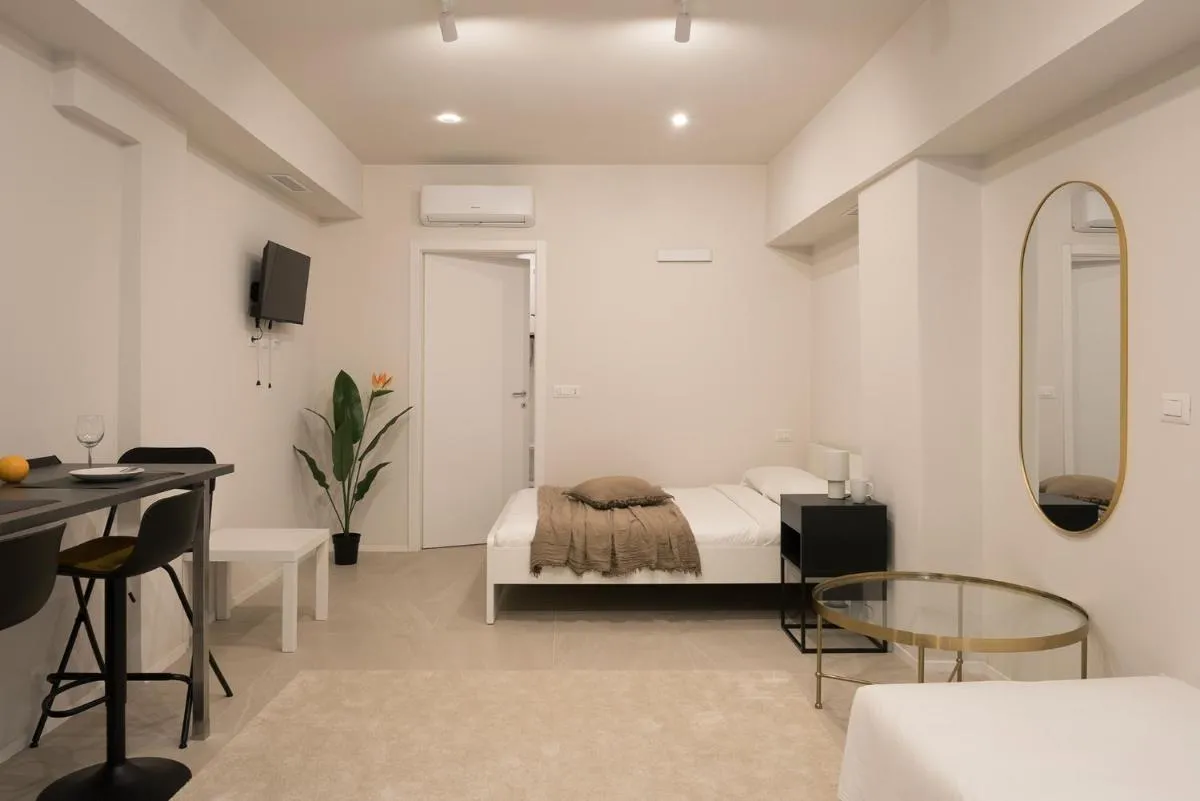 Image 4 of Sweet Dreams Apartments – Near Center – M4