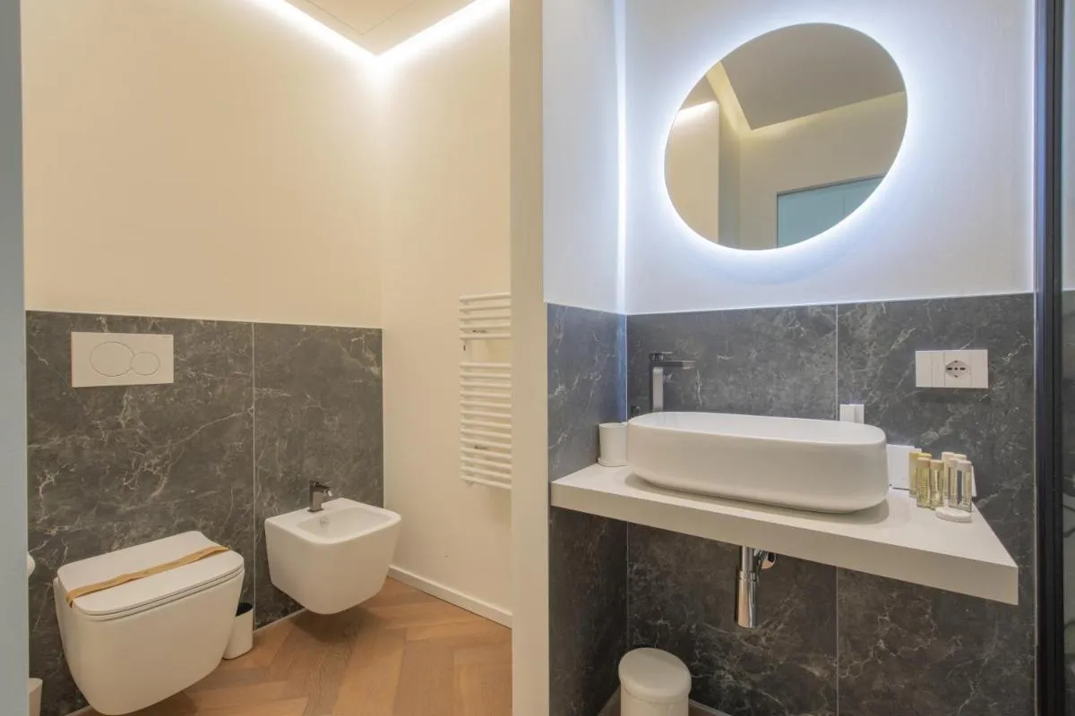 Image 4 of Sweett- Luxury Torino