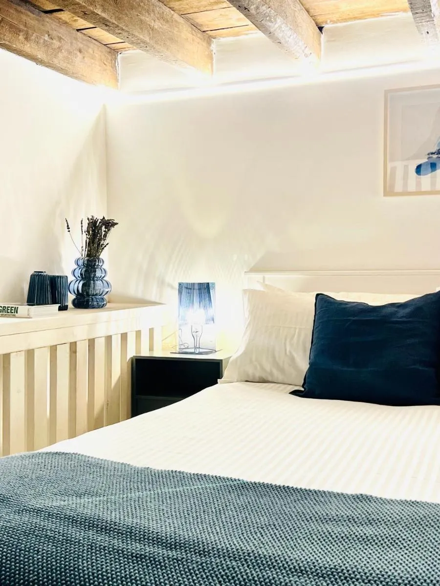 Image 6 of Tarra Luxury Suite
