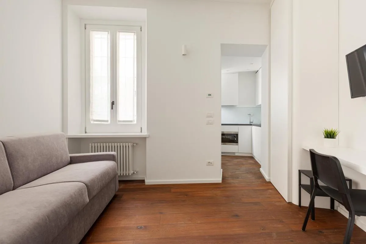Image 4 of Tiny Apt near Central Station