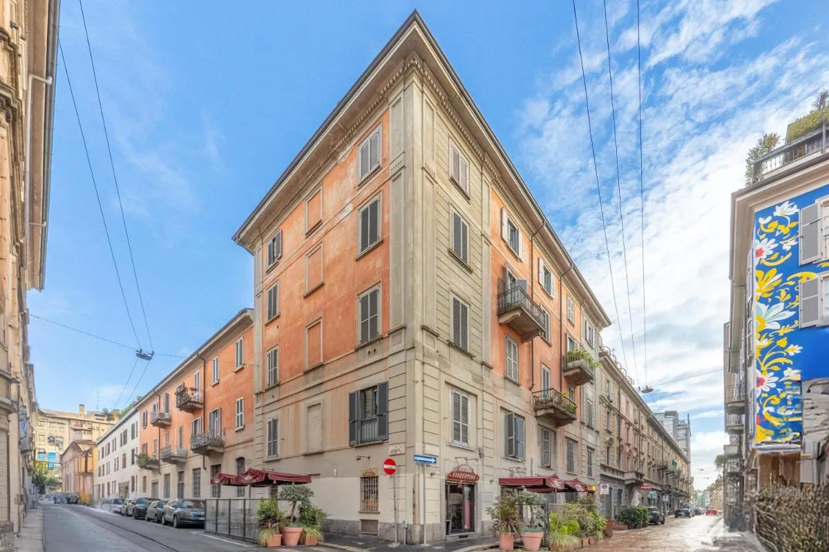 Image 4 of Tortona Style