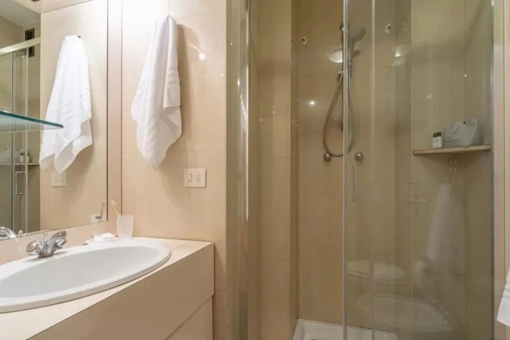 Image 2 of Two-room apartment San Babila Milan