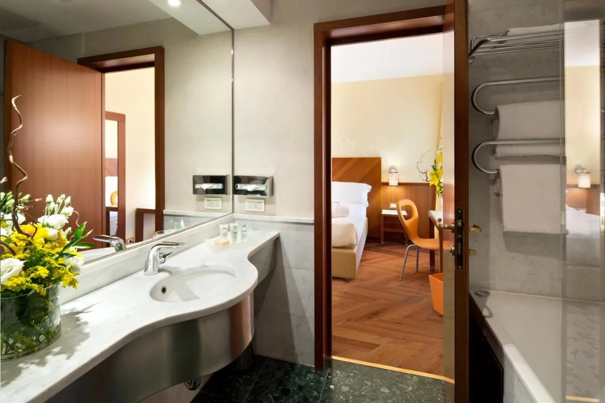 Image 2 of UNA Hotels Mediterraneo Milano