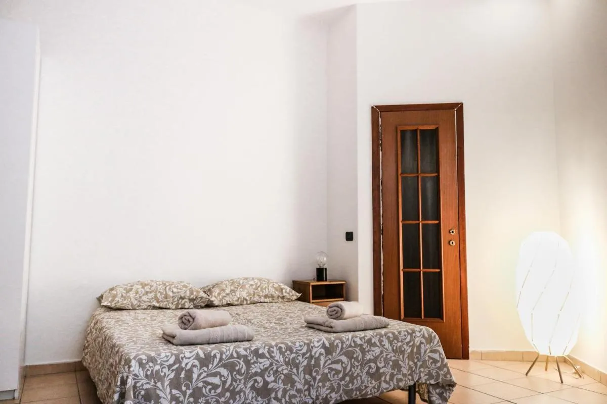 Image 1 of Via Argelati – Navigli Top Location 2