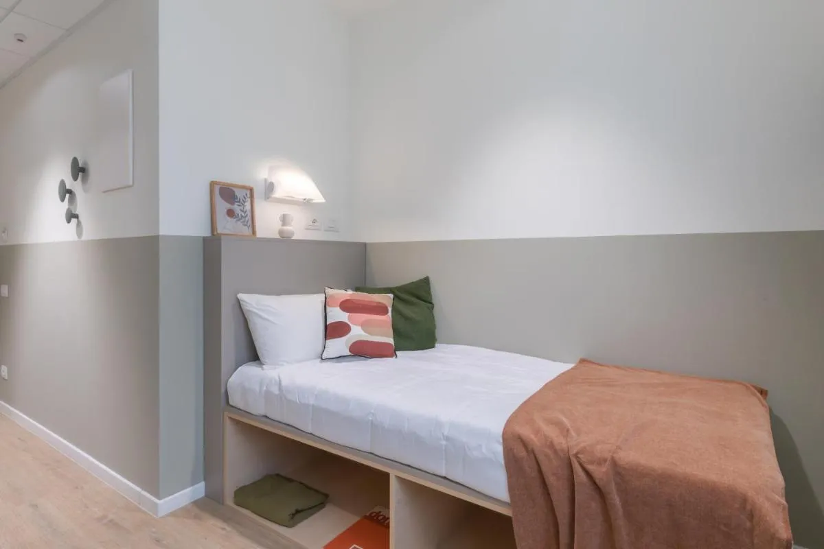 Image 3 of Well-located Campus Rooms Near City Park