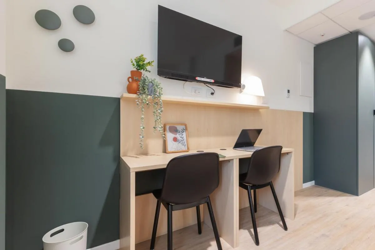 Image 4 of Well-located Campus Rooms Near City Park