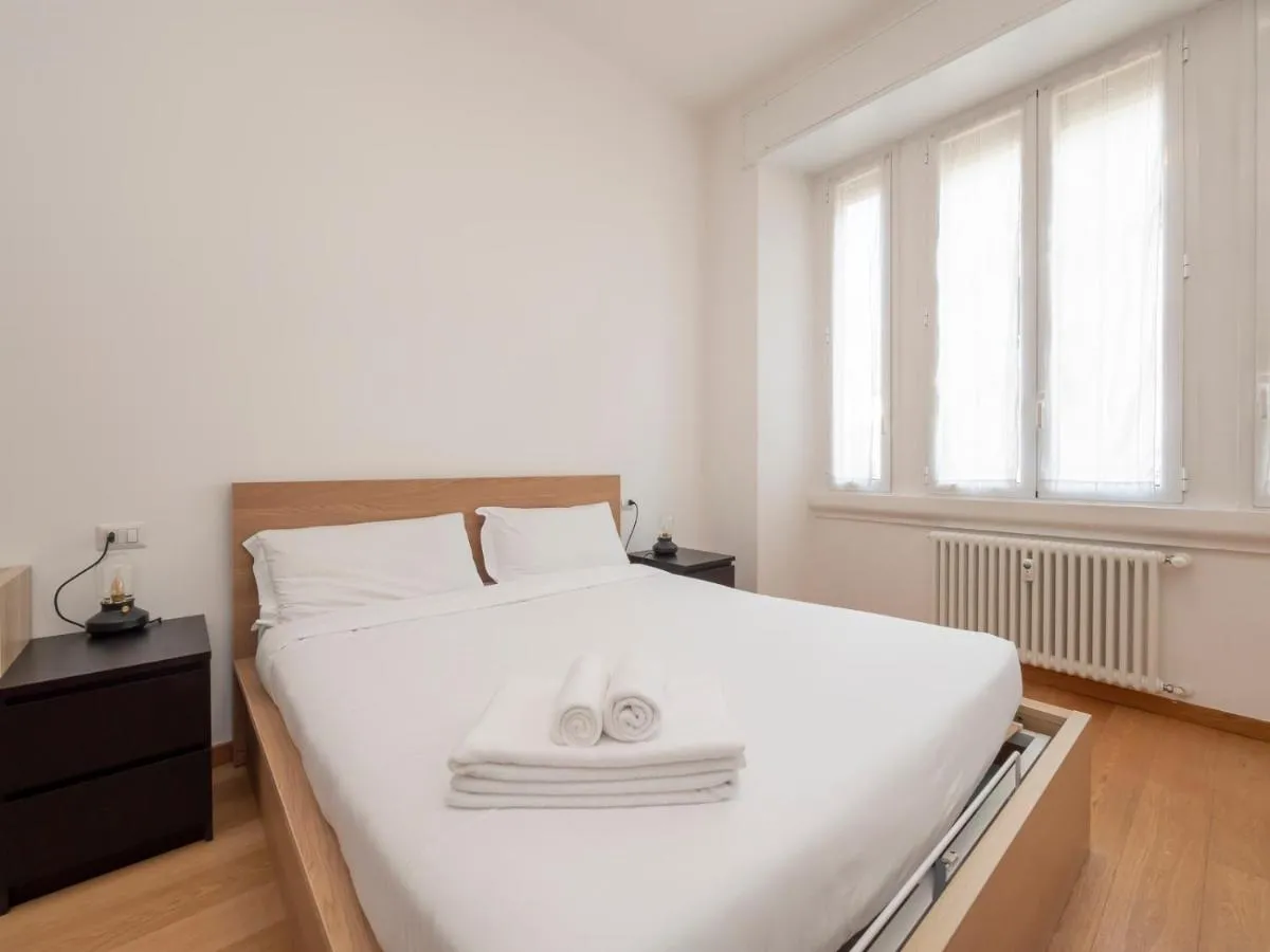 Image 4 of Xenia Milano – 3 rooms apt in Via Ugo Bassi 23