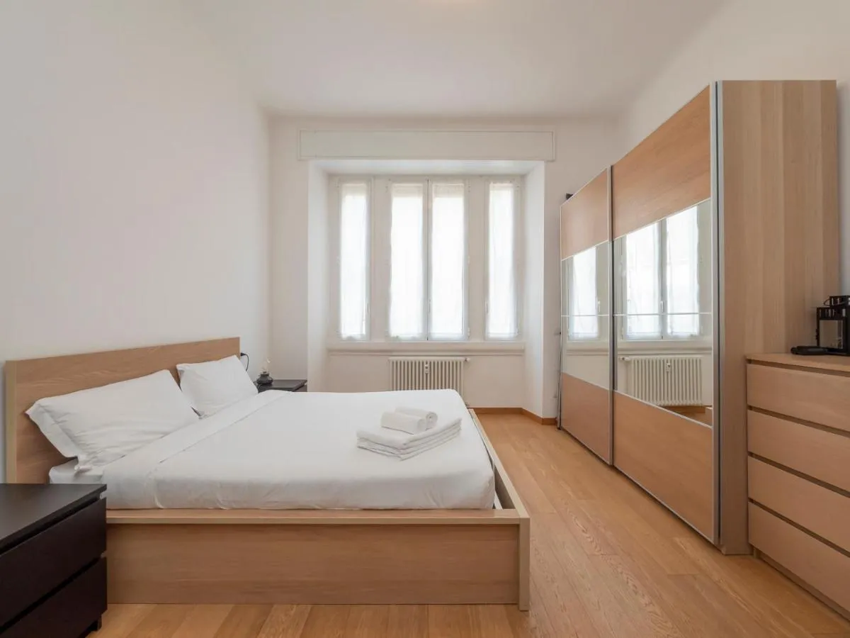 Image 1 of Xenia Milano – 3 rooms apt in Via Ugo Bassi 23