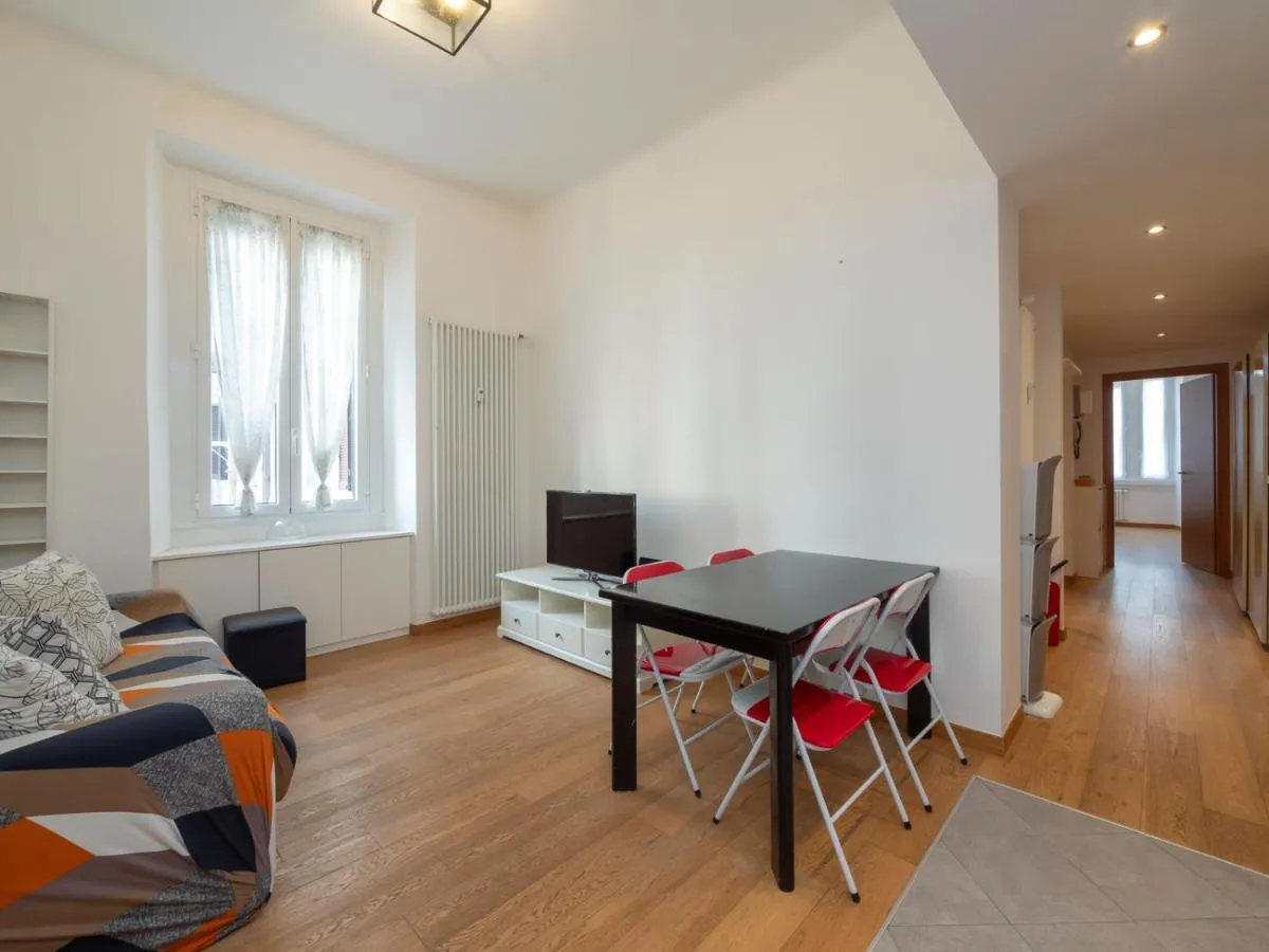 Image 6 of Xenia Milano – 3 rooms apt in Via Ugo Bassi 23