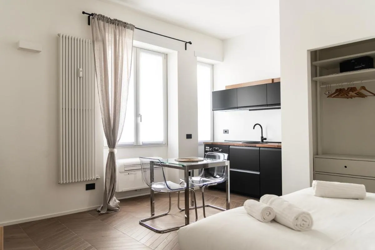 Image 1 of Youhosty – Bergamo 8