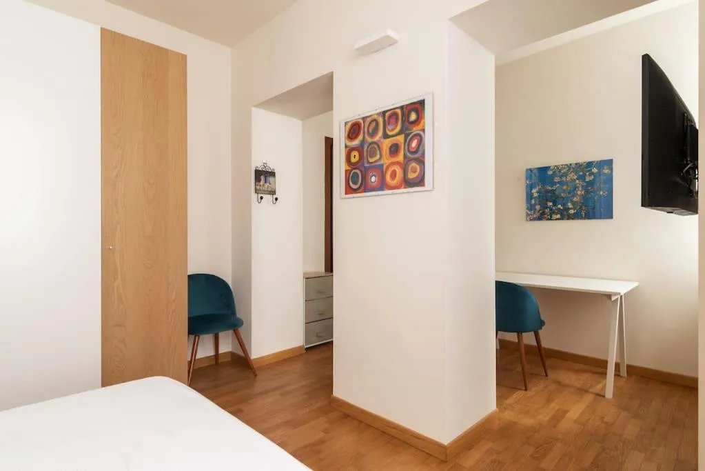 Image 6 of studio apartment Brera
