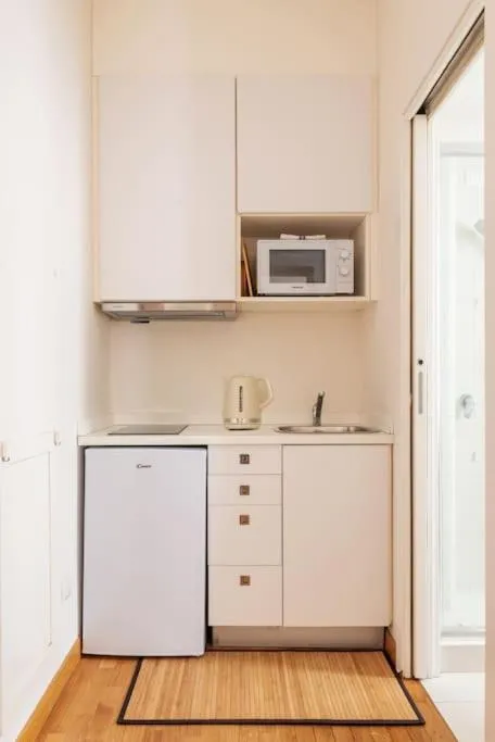 Image 3 of studio apartment Brera
