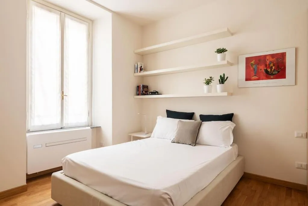 Image 1 of studio apartment Brera