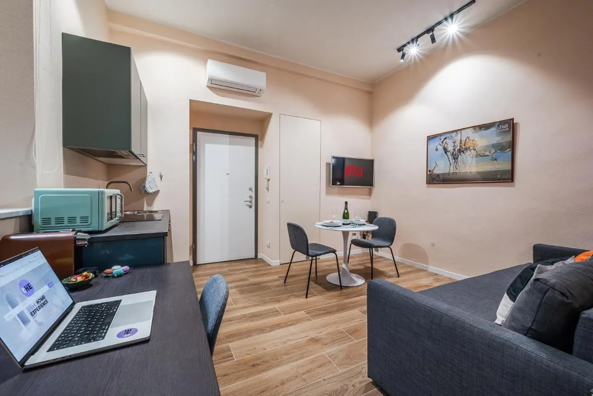 Image 4 of tHE Colors Suite – Duomo Area