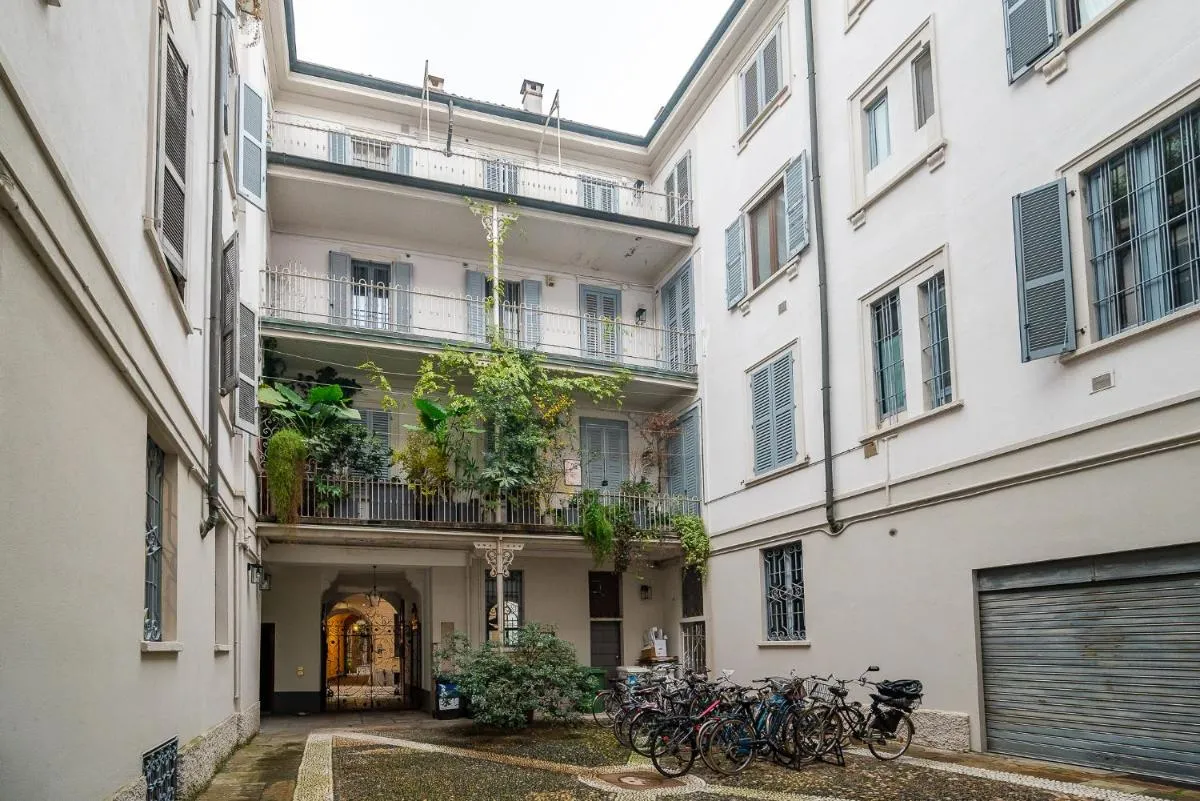 Image 5 of tHE Colors Suite – Duomo Area